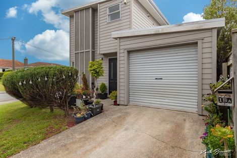 Photo of property in 18a Franklyn Road, Tawa, Wellington, 5028