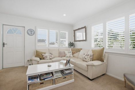 Photo of property in 86a Gover Street, New Plymouth, 4310