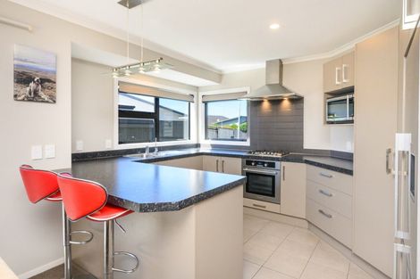 Photo of property in 59 Rosalie Terrace, Kelvin Grove, Palmerston North, 4414