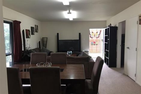 Photo of property in 302a Triangle Road, Massey, Auckland, 0614