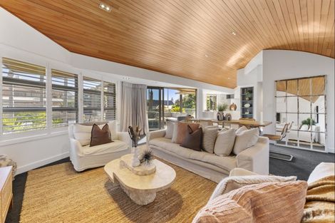 Photo of property in 15 Ngarata Avenue, Mount Maunganui, 3116