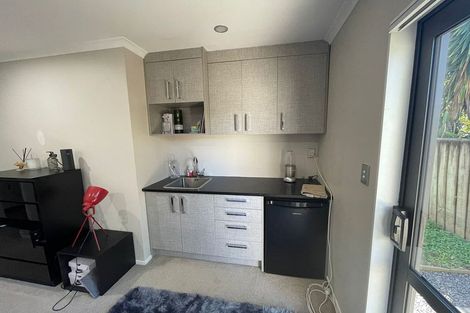 Photo of property in 5 Goyal Lane, Pakuranga, Auckland, 2010
