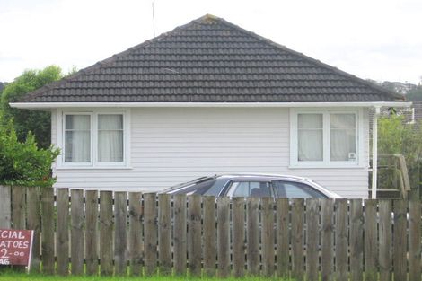 Photo of property in 37 Lincoln Park Avenue, Massey, Auckland, 0614