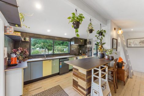 Photo of property in 577 Waikawa Beach Road, Waikawa Beach, Levin, 5573