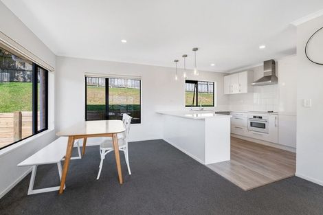 Photo of property in 15 Black Teal Close, Unsworth Heights, Auckland, 0632