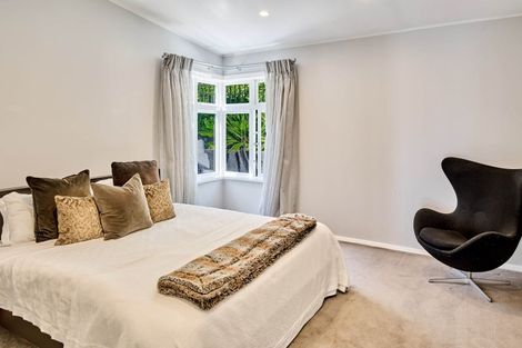 Photo of property in 43 The Crescent, Roseneath, Wellington, 6011