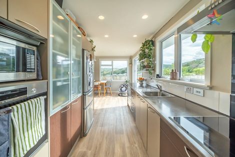 Photo of property in 18 Tarras Grove, Kelson, Lower Hutt, 5010