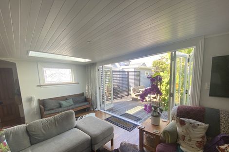 Photo of property in 80 Lake Road, Narrow Neck, Auckland, 0624