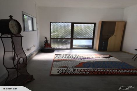Photo of property in 2/8 Dianthus Place, Browns Bay, Auckland, 0630