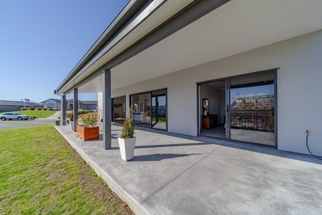 Photo of property in 10 Apatu Place, Waipukurau, 4200
