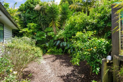 Photo of property in 24 Edgerton Road, Te Atatu Peninsula, Auckland, 0610