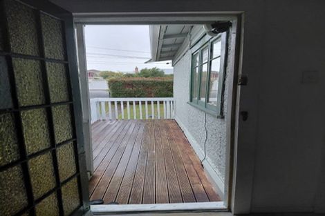 Photo of property in 1/12 Hinekohu Street, New Lynn, Auckland, 0600