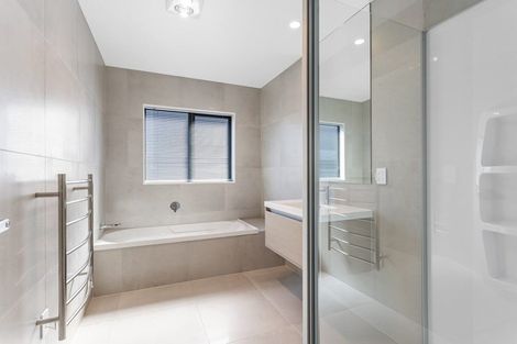 Photo of property in 32 Viridian Avenue, Rosehill, Papakura, 2113