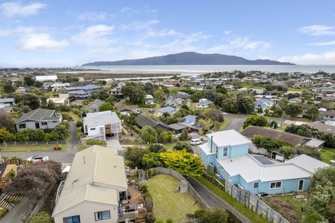 Photo of property in 15 Pine Ridge Terrace, Waikanae Beach, Waikanae, 5036