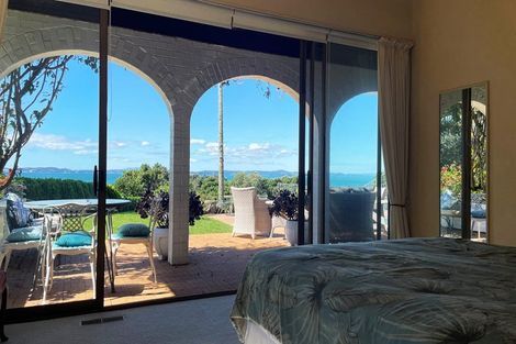 Photo of property in 18 Burford Place, Mellons Bay, Auckland, 2014