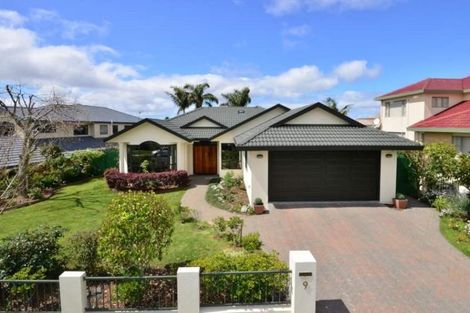 Photo of property in 9 Rosetti Rise, West Harbour, Auckland, 0618