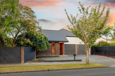 Photo of property in 81 Apsley Drive, Avonhead, Christchurch, 8042