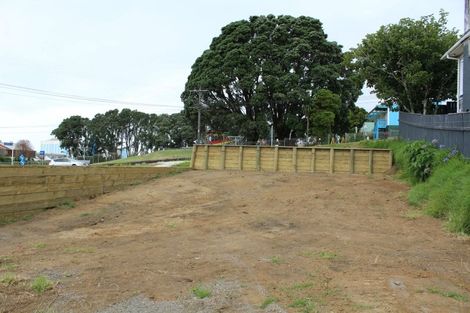 Photo of property in 38 Pioneer Road, Moturoa, New Plymouth, 4310