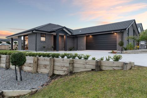 Photo of property in 2 Moira Close, Welcome Bay, Tauranga, 3175