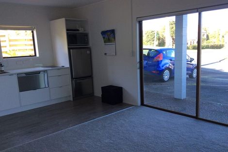 Photo of property in 36 Auld Street, Torbay, Auckland, 0630