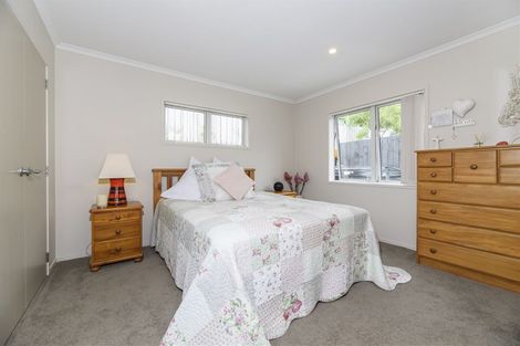Photo of property in 17 Anna Lane, Glen Eden, Auckland, 0602