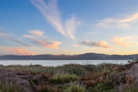 Photo of property in 7 Marine Parade, Eastbourne, Lower Hutt, 5013