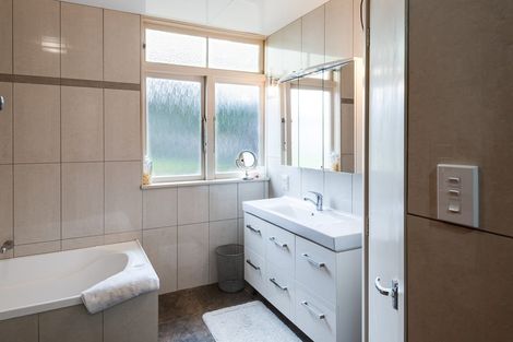 Photo of property in 13 Okoroire Street, Tirau, 3410