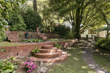 Photo of property in 124 Kamahi Street, Stokes Valley, Lower Hutt, 5019