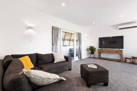 Photo of property in 1/19 Tramway Road, Beach Haven, Auckland, 0626