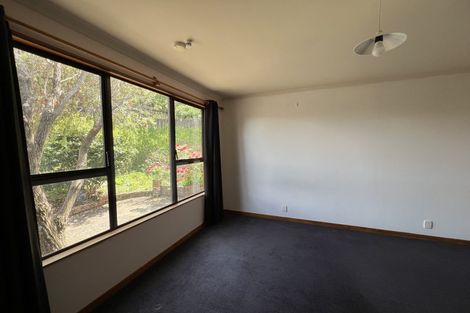 Photo of property in 16 Arahanga Grove, Maupuia, Wellington, 6022