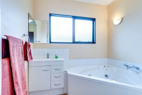 Photo of property in 3 Neagle Place, Greenmeadows, Napier, 4112