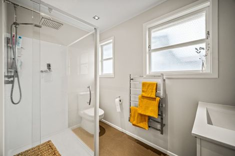 Photo of property in 1/254 Meola Road, Point Chevalier, Auckland, 1022