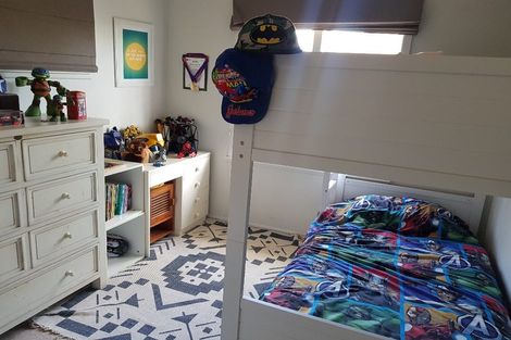 Photo of property in 37 Edmonton Road, Henderson, Auckland, 0612