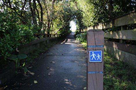 Photo of property in 9 Sunlight Promenade, Snells Beach, 0920