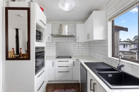 Photo of property in 2/6 Orton Street, Glenfield, Auckland, 0627