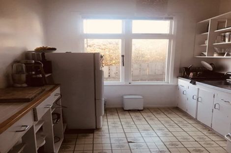 Photo of property in 232 Sutherland Road, Lyall Bay, Wellington, 6022