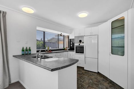 Photo of property in 6a Ropiha Street, Fitzroy, New Plymouth, 4312