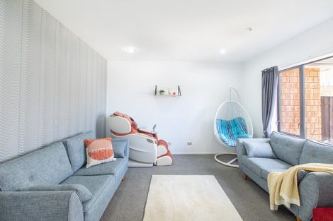 Photo of property in 12 Hampshire Court, Flagstaff, Hamilton, 3210