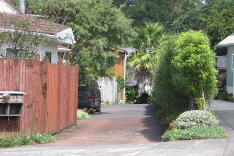 Photo of property in 2/2a Park Rise, Campbells Bay, Auckland, 0630