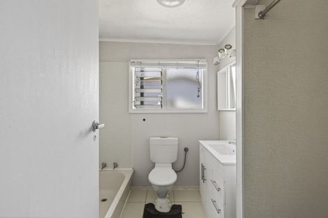 Photo of property in 5 Fernleigh Street, Ferndale, New Plymouth, 4310