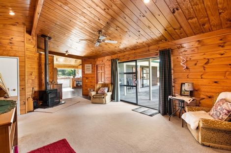 Photo of property in 372 Pine Valley Road, Dairy Flat, Silverdale, 0992