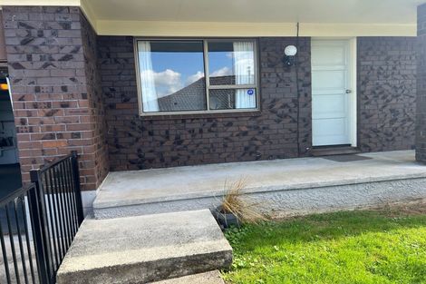 Photo of property in 2/40 Gills Avenue, Papakura, 2110