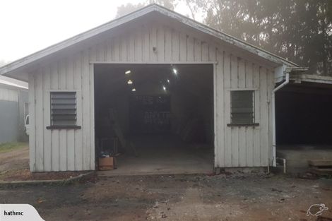 Photo of property in 876 Waitakere Road, Kumeu, 0891