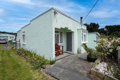 Photo of property in 16 Chrystal Street, Foxton Beach, Foxton, 4815