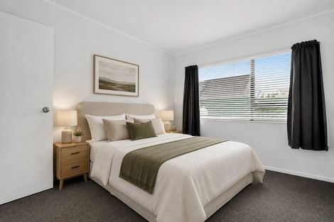 Photo of property in 2/22 Great South Road, Papakura, 2110