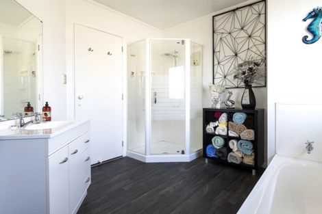 Photo of property in 2 Astor Place, Welcome Bay, Tauranga, 3112