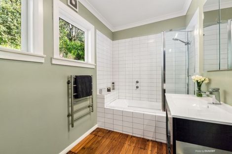 Photo of property in 40 Rona Street, Eastbourne, Lower Hutt, 5013