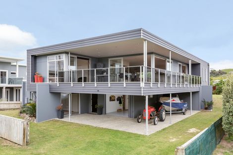 Photo of property in 23 Wehiwehi Road, Matapouri, Whangarei, 0173