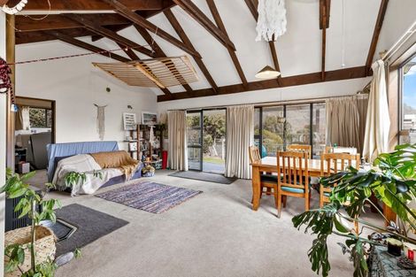 Photo of property in 229 Beacon Point Road, Wanaka, 9305