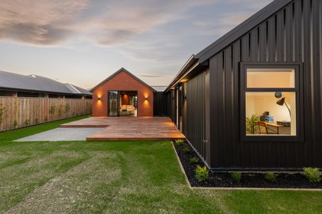 Photo of property in 32 Finstock Way, Rolleston, 7614